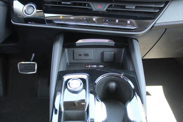 new 2025 Buick Envision car, priced at $39,044