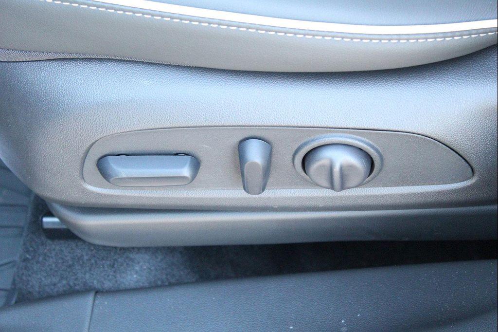 new 2025 Buick Encore GX car, priced at $33,631