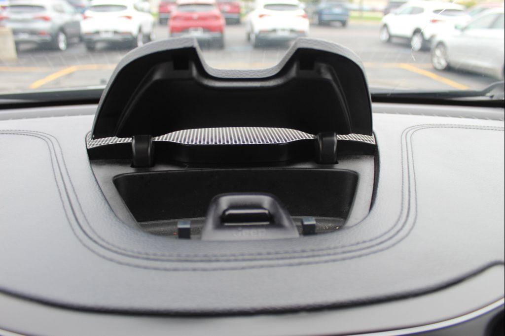 used 2020 Jeep Cherokee car