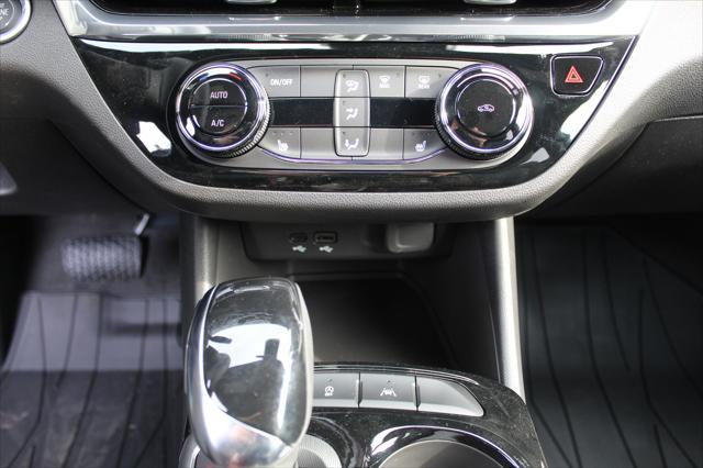 new 2025 Buick Envista car, priced at $26,461