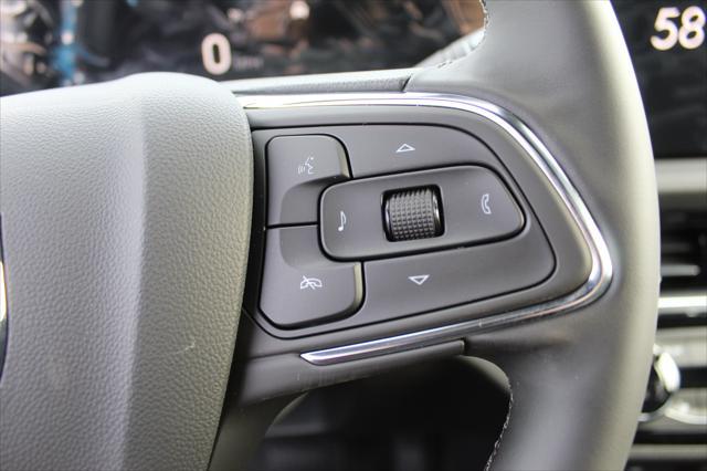 new 2025 Buick Envista car, priced at $26,461