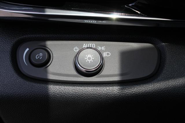 new 2025 Buick Envista car, priced at $26,461
