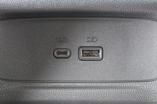 new 2025 Buick Envista car, priced at $26,461