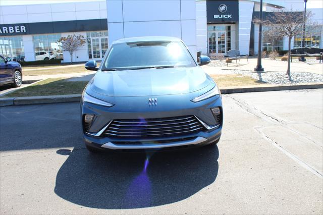 new 2025 Buick Envista car, priced at $25,680