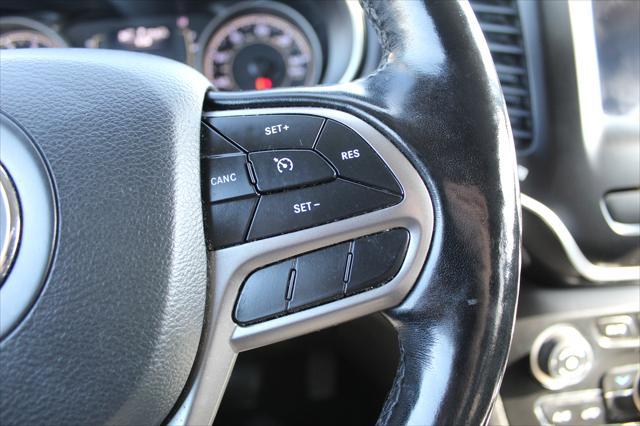used 2020 Jeep Cherokee car, priced at $18,990