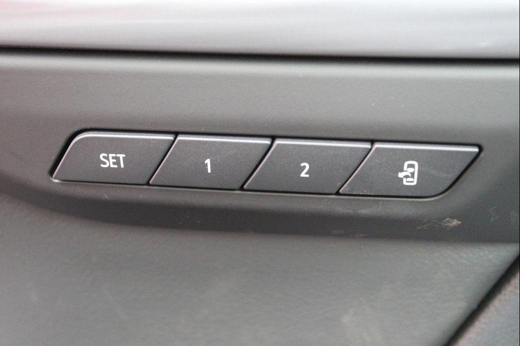 new 2025 Buick Envision car, priced at $44,026