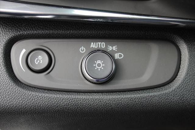 new 2025 Buick Envista car, priced at $25,347