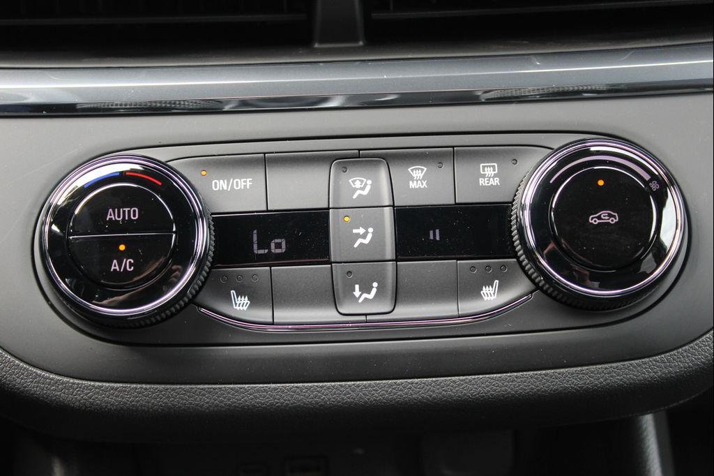 new 2025 Buick Envista car, priced at $24,597