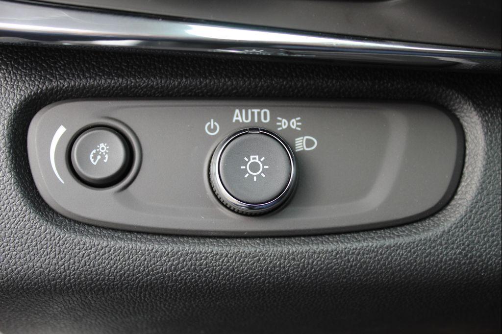 new 2025 Buick Envista car, priced at $24,597