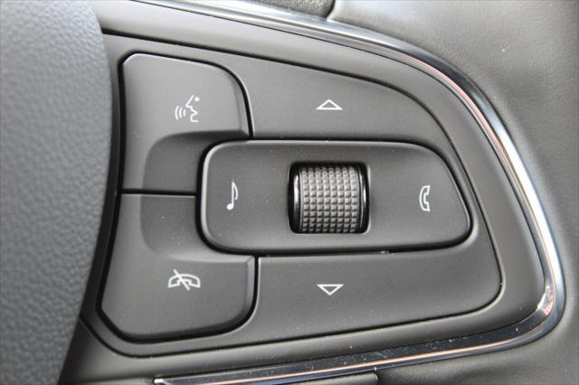 new 2025 Buick Envista car, priced at $25,347