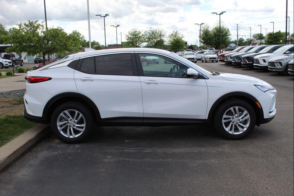 new 2025 Buick Envista car, priced at $24,597