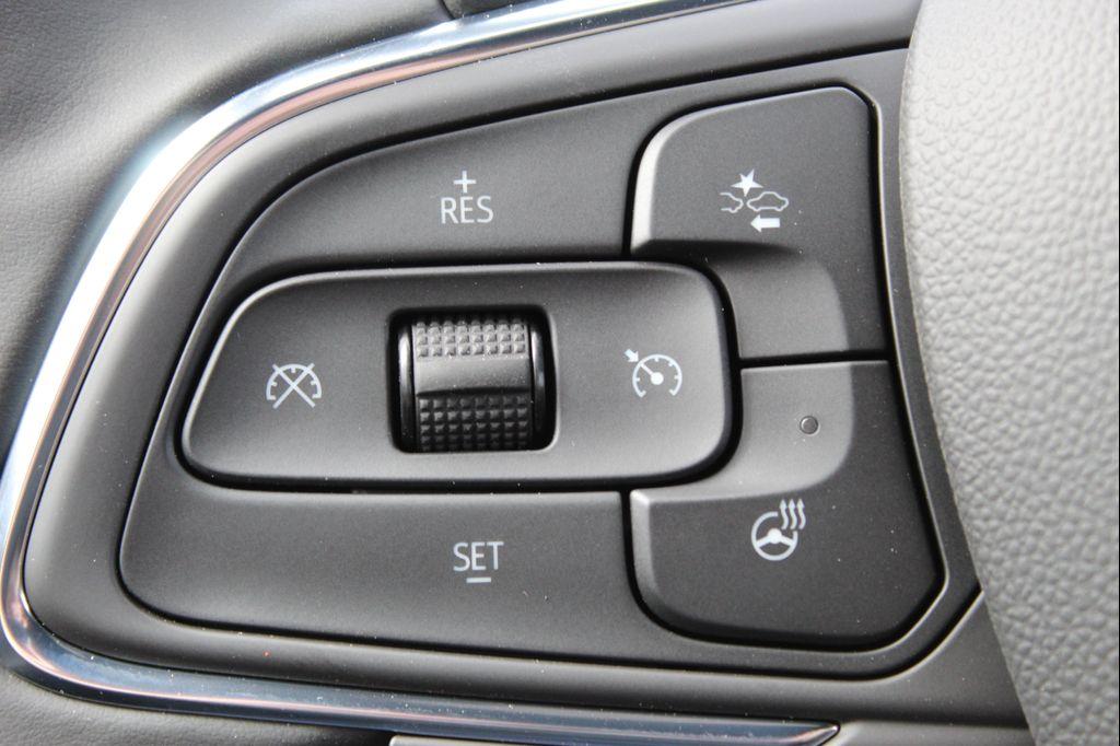 new 2025 Buick Envista car, priced at $24,597