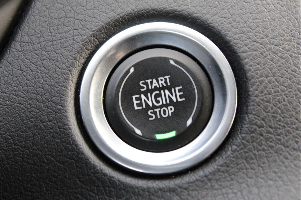 used 2023 Cadillac XT4 car, priced at $22,999