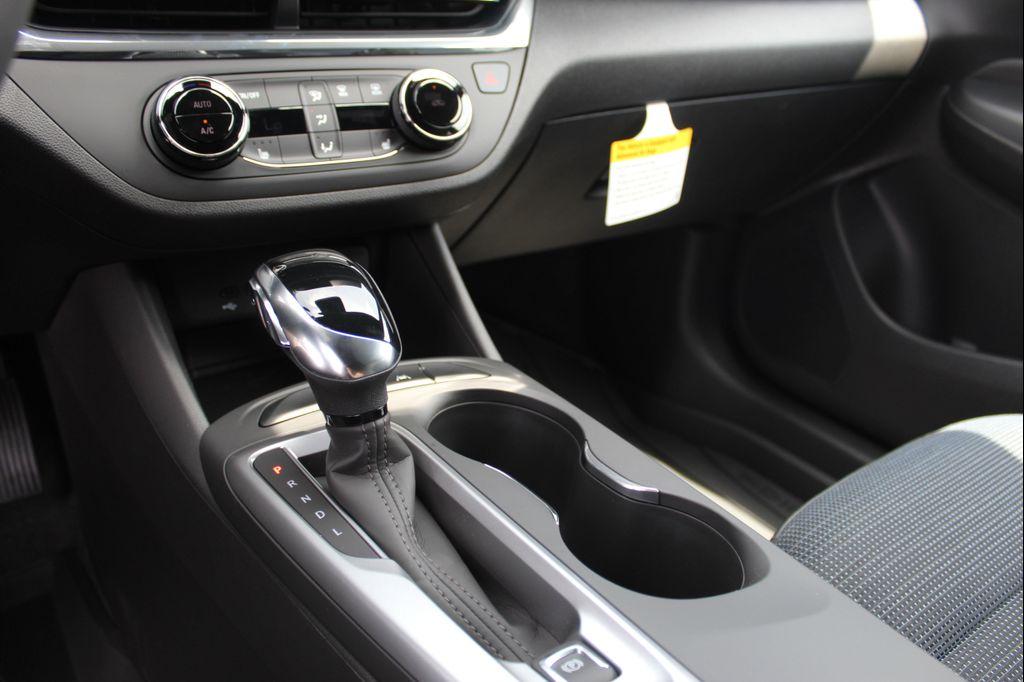 new 2025 Buick Envista car, priced at $25,780