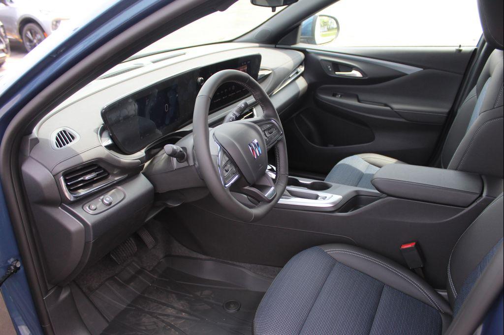 new 2025 Buick Envista car, priced at $25,780