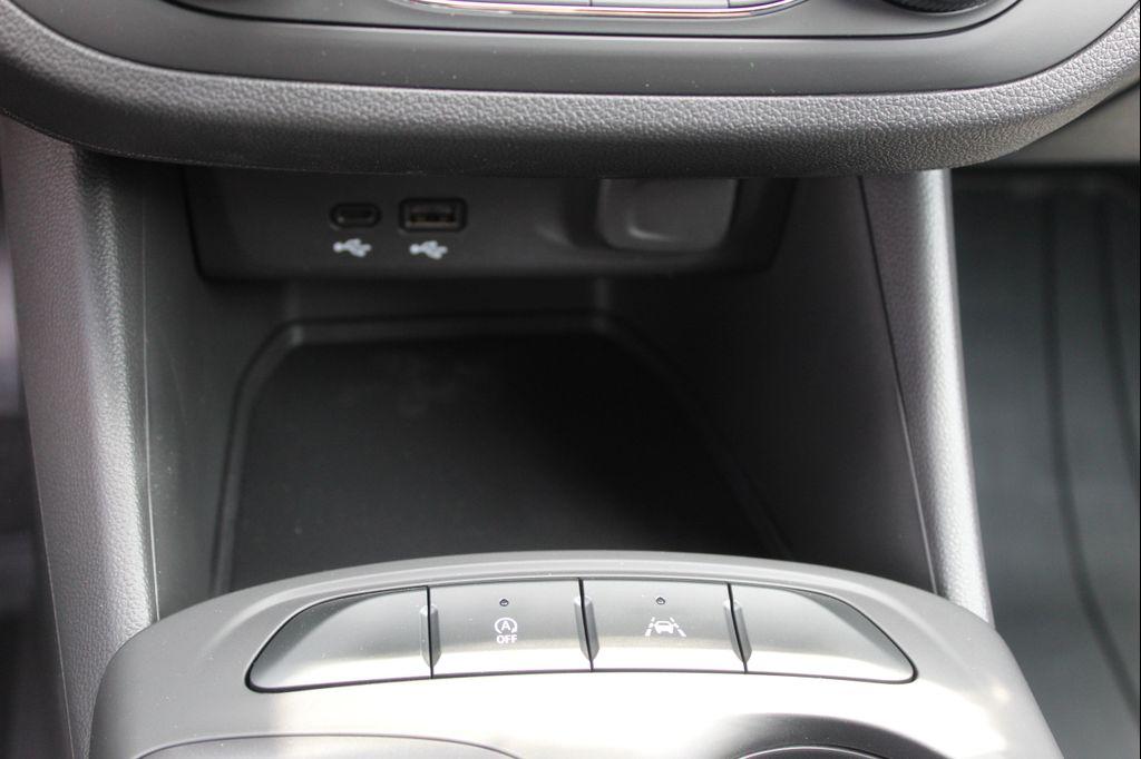 new 2025 Buick Envista car, priced at $25,780
