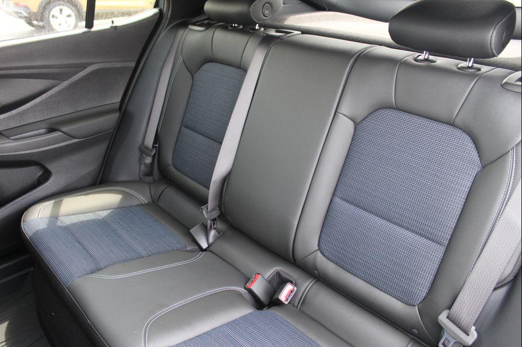 new 2025 Buick Envista car, priced at $25,780