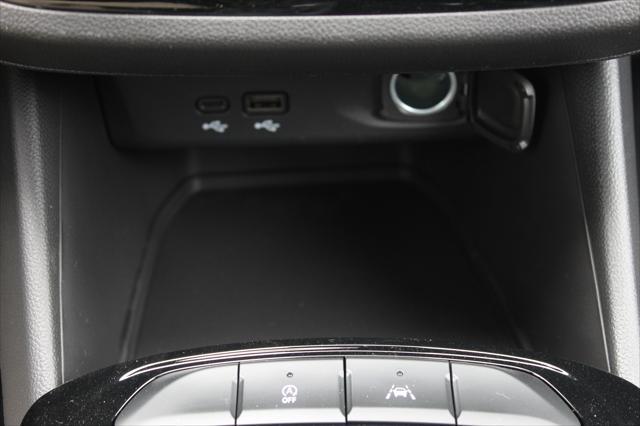 new 2025 Buick Envista car, priced at $27,675