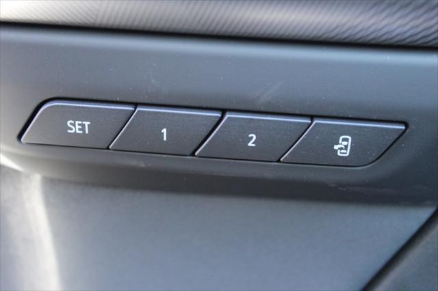 new 2025 Buick Envision car, priced at $40,350