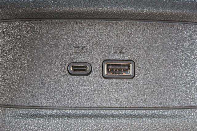 new 2025 Buick Envista car, priced at $27,080