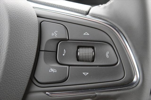 new 2025 Buick Envista car, priced at $26,199