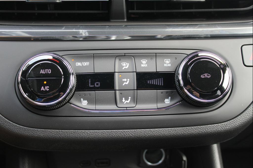 new 2025 Buick Envista car, priced at $25,347