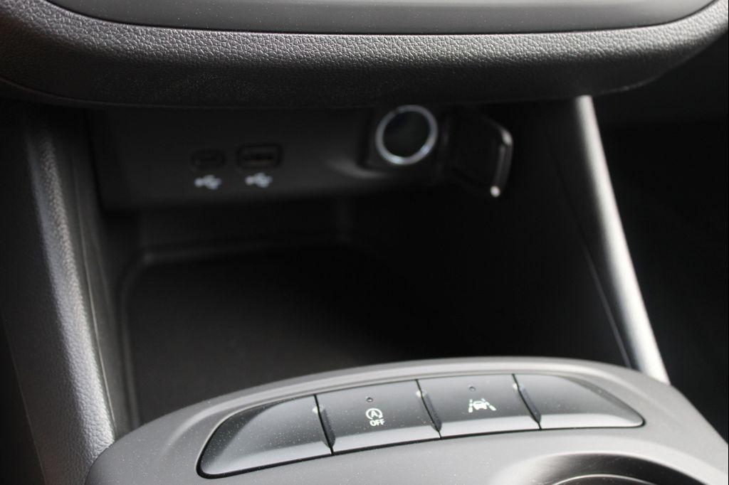 new 2025 Buick Envista car, priced at $25,347