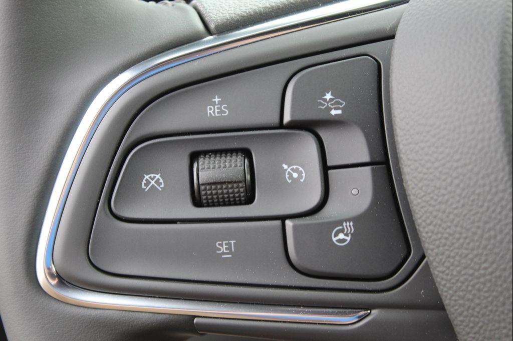 new 2025 Buick Envista car, priced at $25,347