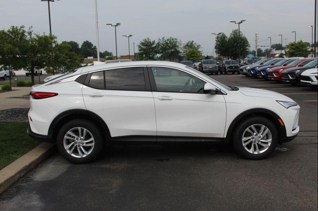 new 2025 Buick Envista car, priced at $25,347