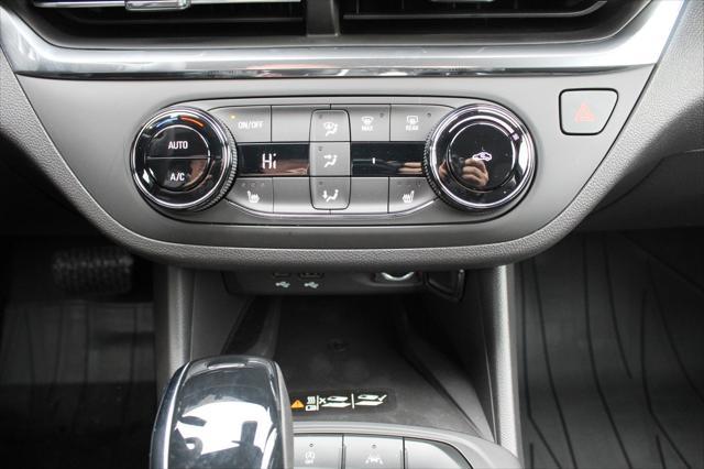 new 2025 Buick Envista car, priced at $25,907