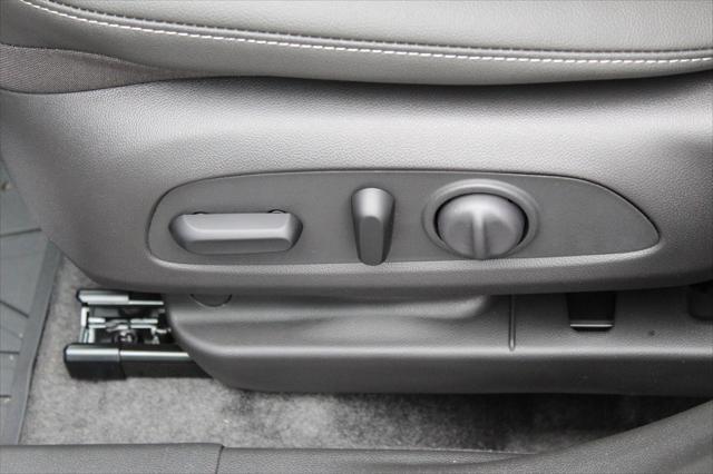new 2025 Buick Envista car, priced at $25,907