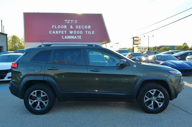 used 2015 Jeep Cherokee car, priced at $14,290