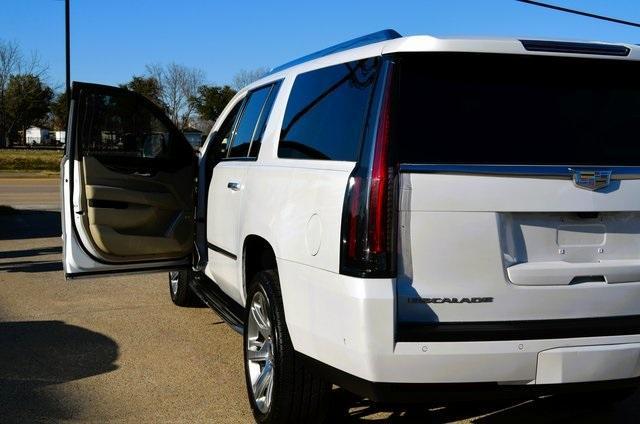 used 2018 Cadillac Escalade ESV car, priced at $27,990