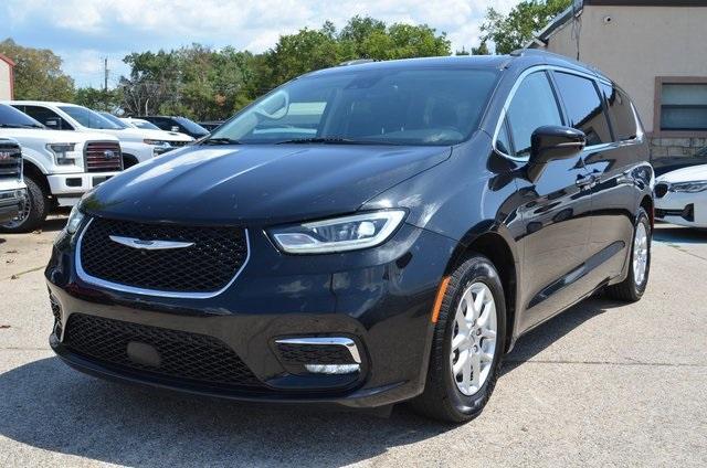 used 2022 Chrysler Pacifica car, priced at $18,290