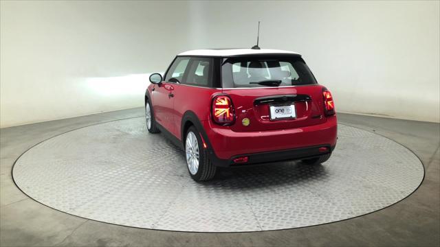 used 2023 MINI Hardtop car, priced at $25,998