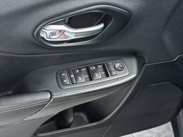 used 2015 Jeep Cherokee car, priced at $12,900