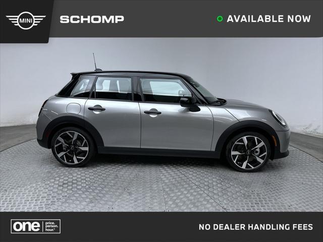 new 2025 MINI Hardtop car, priced at $38,530