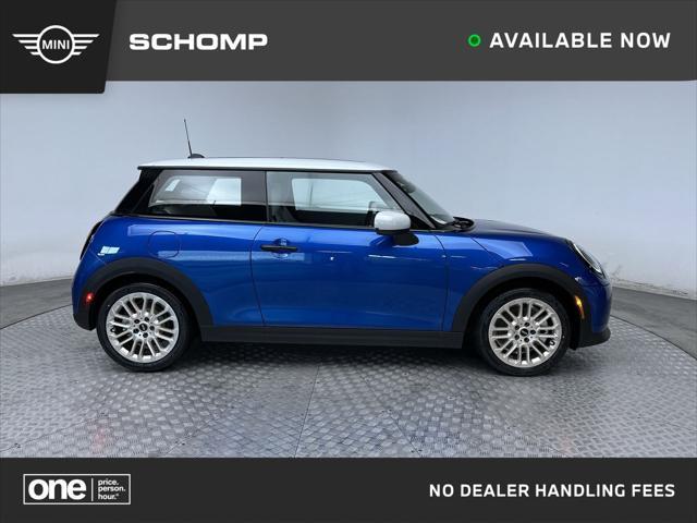 new 2025 MINI Hardtop car, priced at $34,580