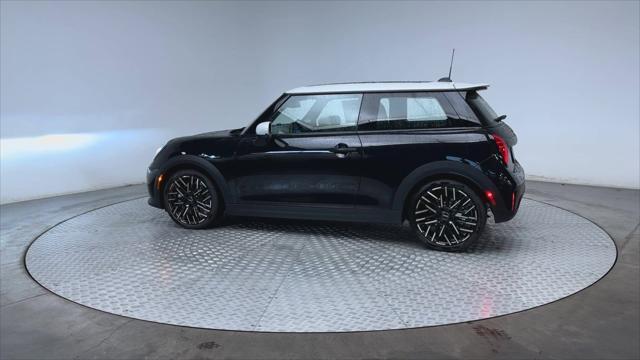 new 2025 MINI Hardtop car, priced at $38,295