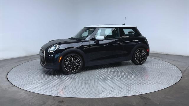 new 2025 MINI Hardtop car, priced at $38,295