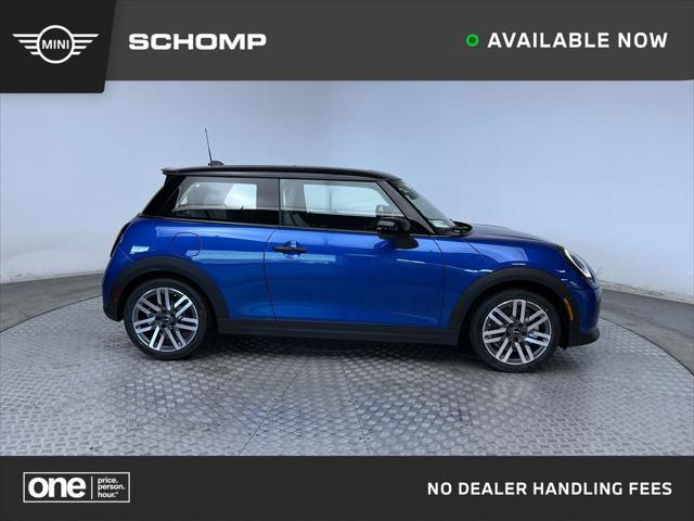 new 2025 MINI Hardtop car, priced at $37,525