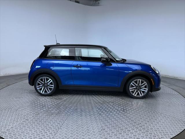 new 2025 MINI Hardtop car, priced at $37,525