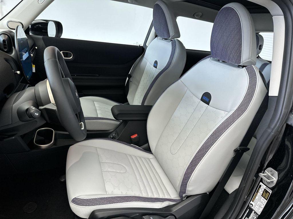 used 2025 MINI Hardtop car, priced at $37,515