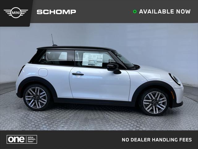 new 2025 MINI Hardtop car, priced at $32,380