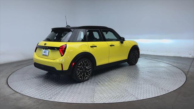 new 2025 MINI Hardtop car, priced at $39,545