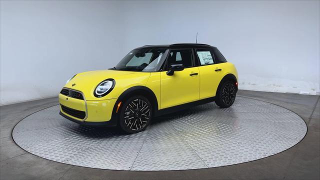 new 2025 MINI Hardtop car, priced at $39,545