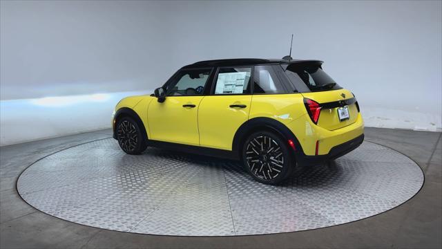 new 2025 MINI Hardtop car, priced at $39,545