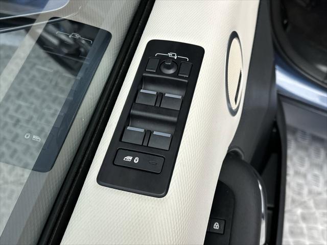 used 2023 Land Rover Discovery car, priced at $41,594
