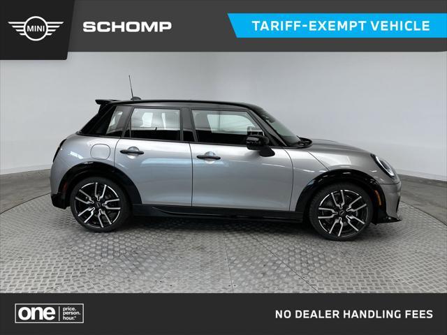 new 2025 MINI Hardtop car, priced at $41,035