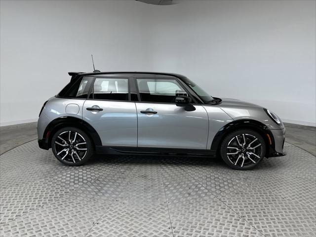 new 2025 MINI Hardtop car, priced at $41,035